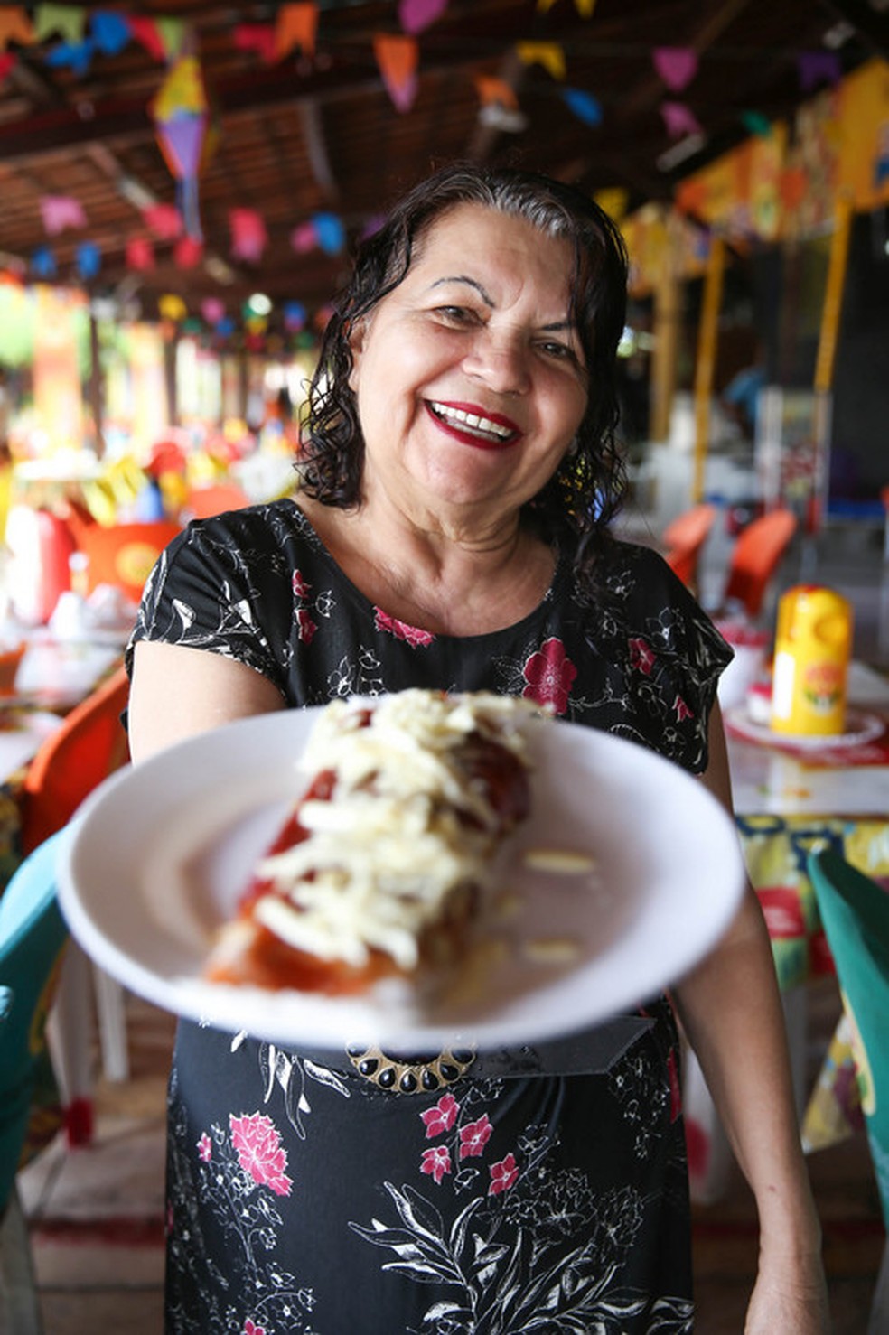 Já viajei com a tapioca para eventos em outros estados. Todo mundo gosta e tem muita gente que vem de longe só experimentar”, diz a tapioqueira Leonícia. — Foto: Isanelle Nascimento/SVM