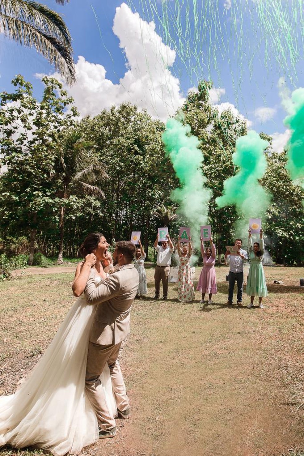 Chá revelação foi feito junto com o casamento — Foto: Arquivo pessoal 