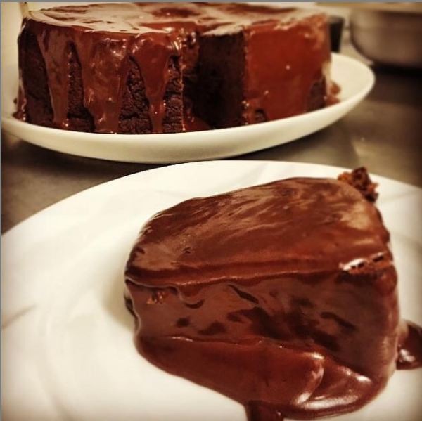 Bolo de chocolate de batata doce (Foto: Reprodução/Armando Pugliese)