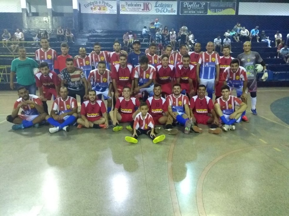 Jogo beneficente em Cassilândia (Foto: Rodrigo Cebola/Arquivo)