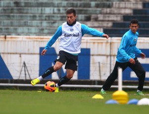 Vargas volta a treinar pelo Grêmio (Foto: Lucas Uebel/Divulgação, Grêmio)