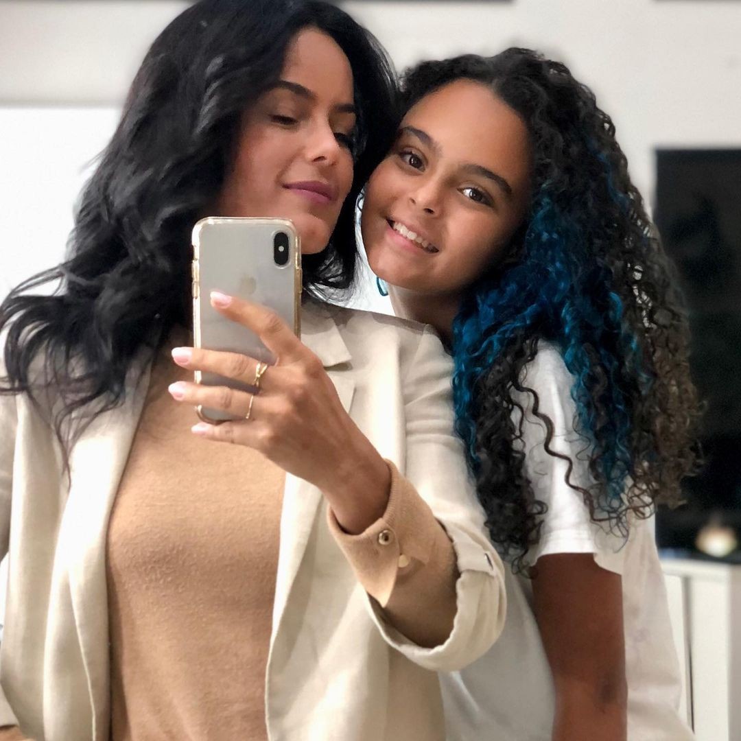 Luciele Di Camargo posa ao lado da filha Maria Eduarda (Foto: Reprodução / Instagram)