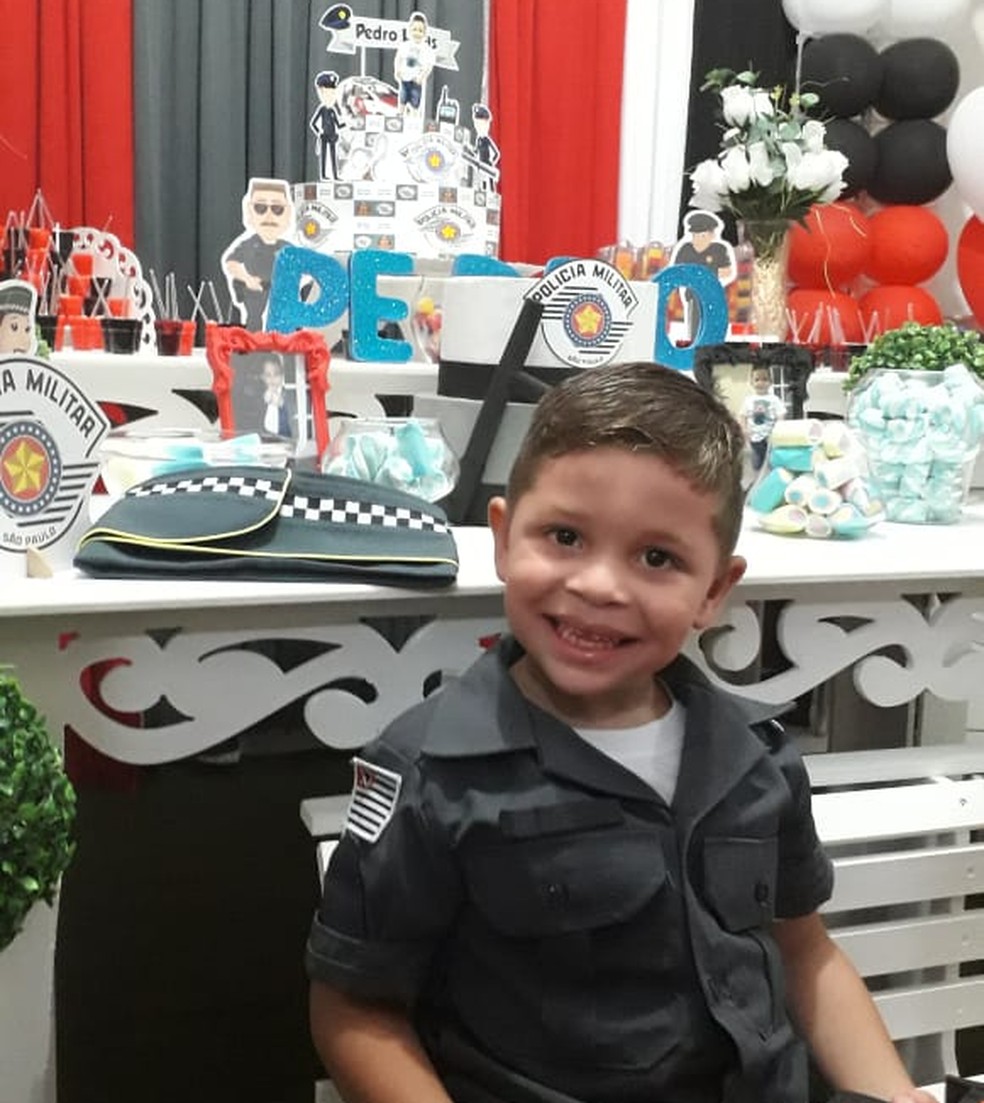 Sonho de Pedro Lucas, morador de Itanhaém, SP, é ser policial para 'proteger o mundo' — Foto: Divulgação/Polícia Militar