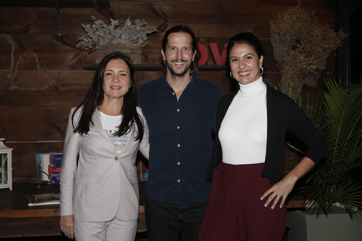 Estreia de ‘Amor de Mãe’ elenco e equipe se reúnem para o primeiro capítulo Amor de Mãe Gshow