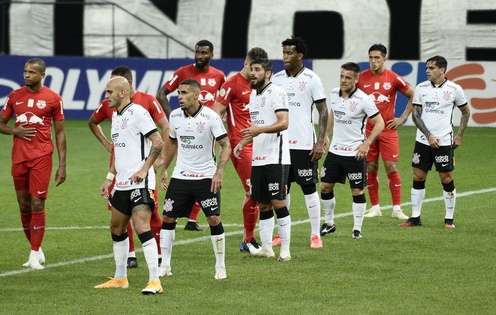 Análise: Corinthians leva choque de realidade do Bragantino e mantém fase de recuperação