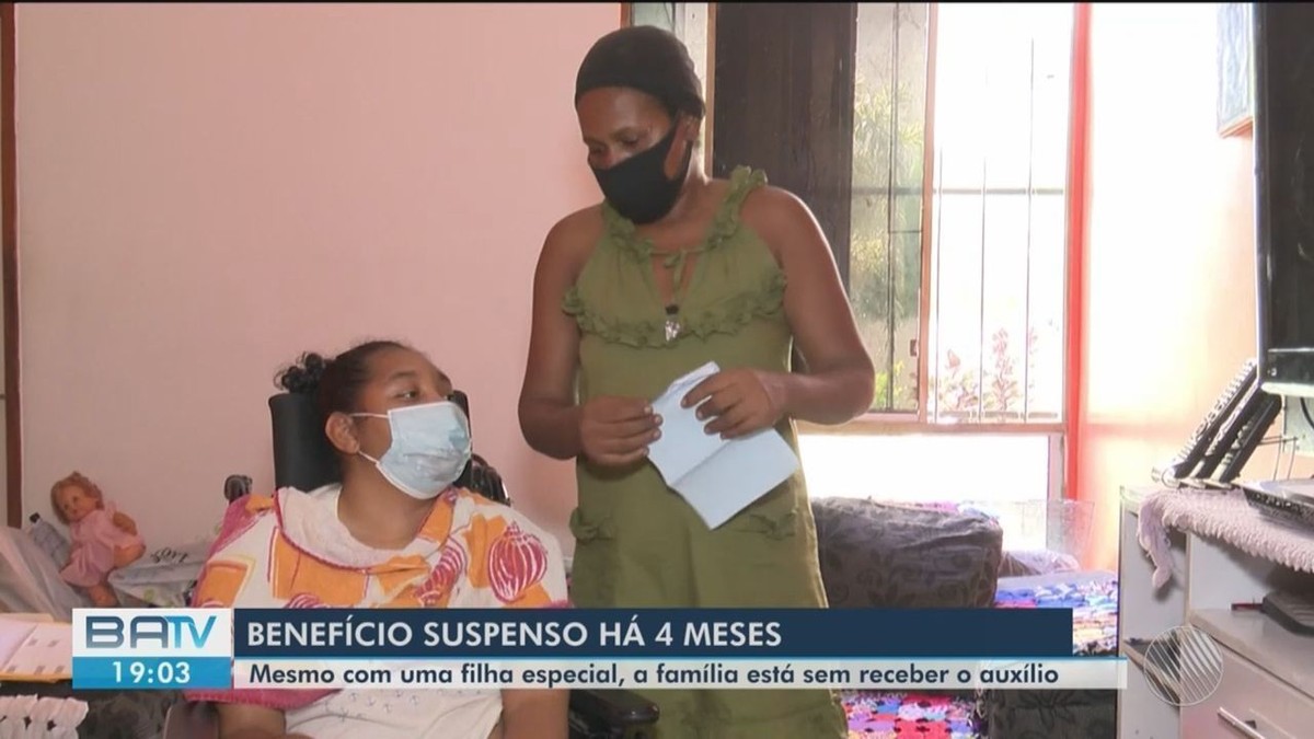 Mãe de adolescente com paralisia cerebral na Bahia relata dificuldades financeiras após ter benefício do INSS suspenso - Vimarsana News