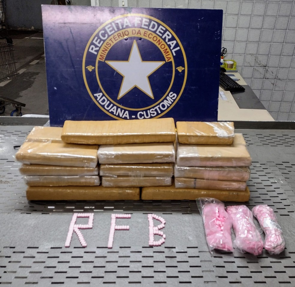 Receita Federal apreende 19 kg de skunk e 1.500 comprimidos de ecstasy nos Correios em Natal — Foto: Receita Federal/Divulgação