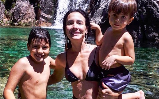 Juliana Knust celebra aniversário em cachoeira de Portugal 