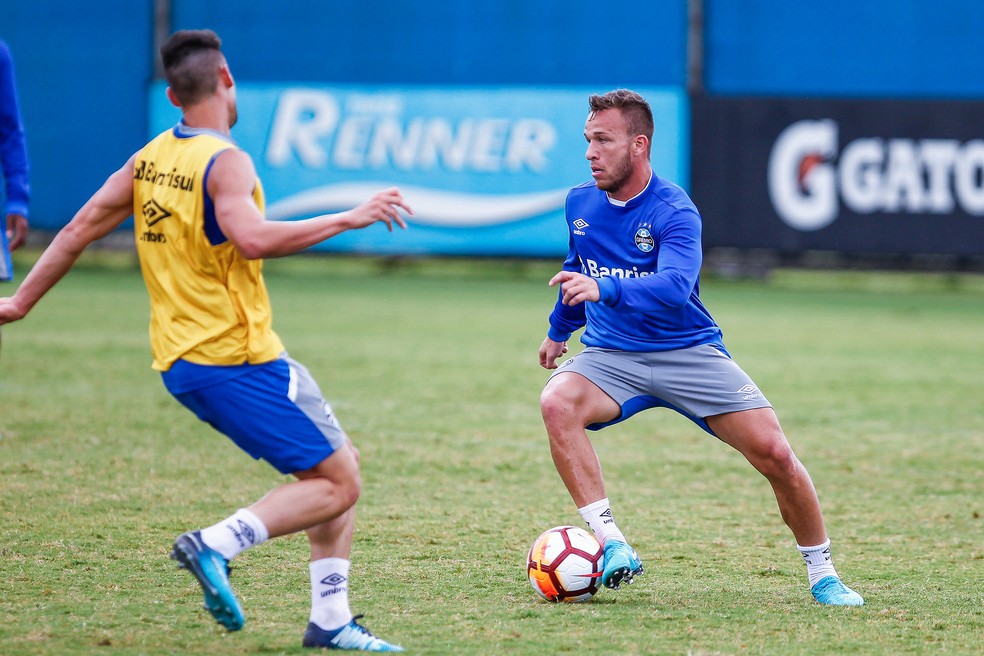 Arthur se aproxima de retorno ao Grêmio (Foto: Lucas Uebel/Divulgação Grêmio)