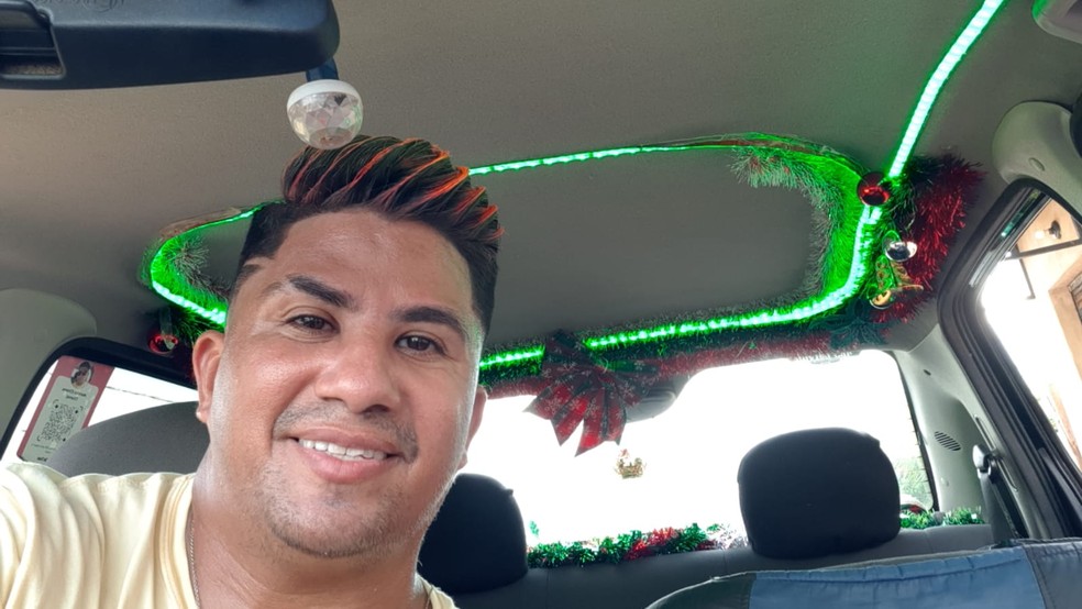 Motorista decorou o carro para o Natal desse ano — Foto: Arquivo pessoal