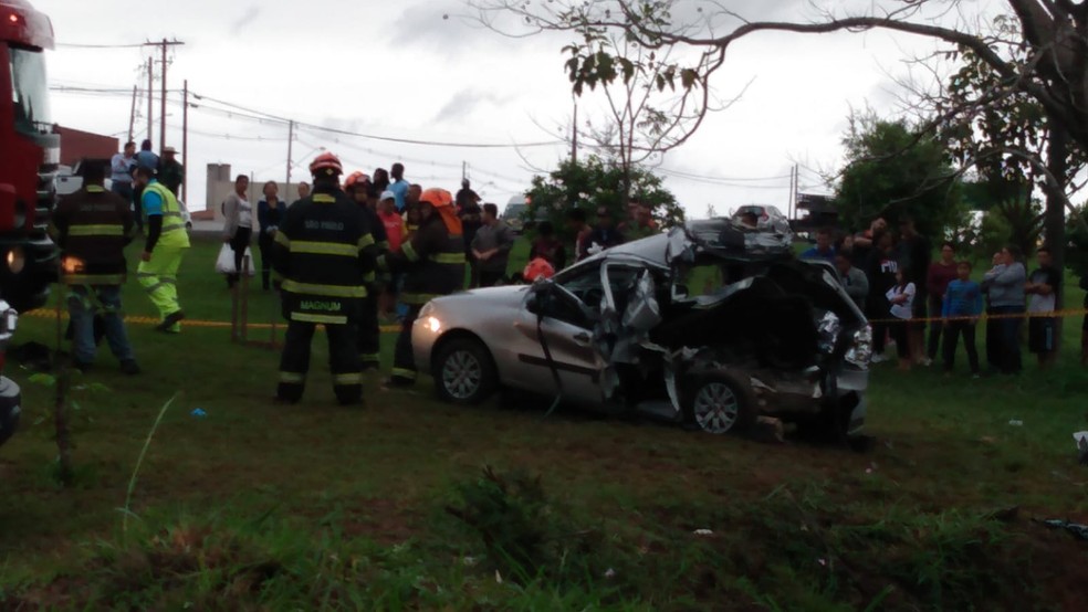 Acidente deixou uma pessoa morta no bairro Santa Teresinha em Piracicaba — Foto: Marcos Pinguim/EPTV