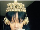 Rihanna posa ouvindo 'Anti', seu 8º disco; turnê começa em fevereiro
