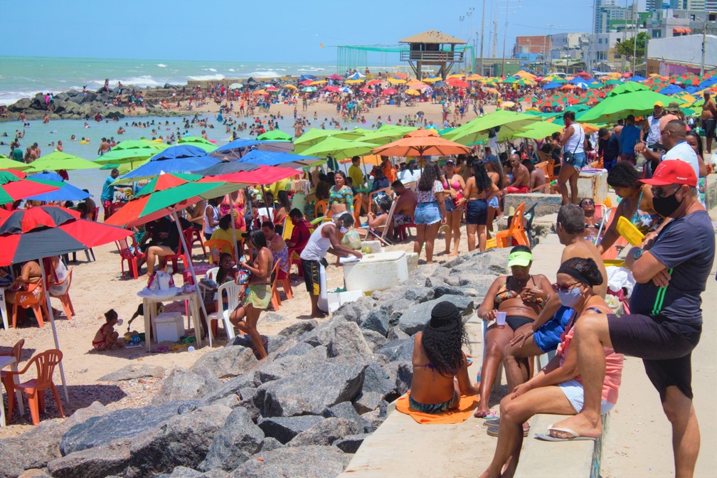 6 de setembro - Movimento na praia de Boa Viagem, na cidade do Recife (PE) — Foto: Pedro de Paula/Código19/Estadão Conteúdo
