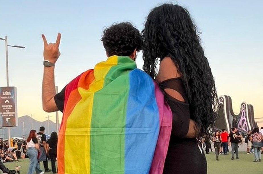 Bandeira LGBTQIAP+ em destaque na Cidade do Rock