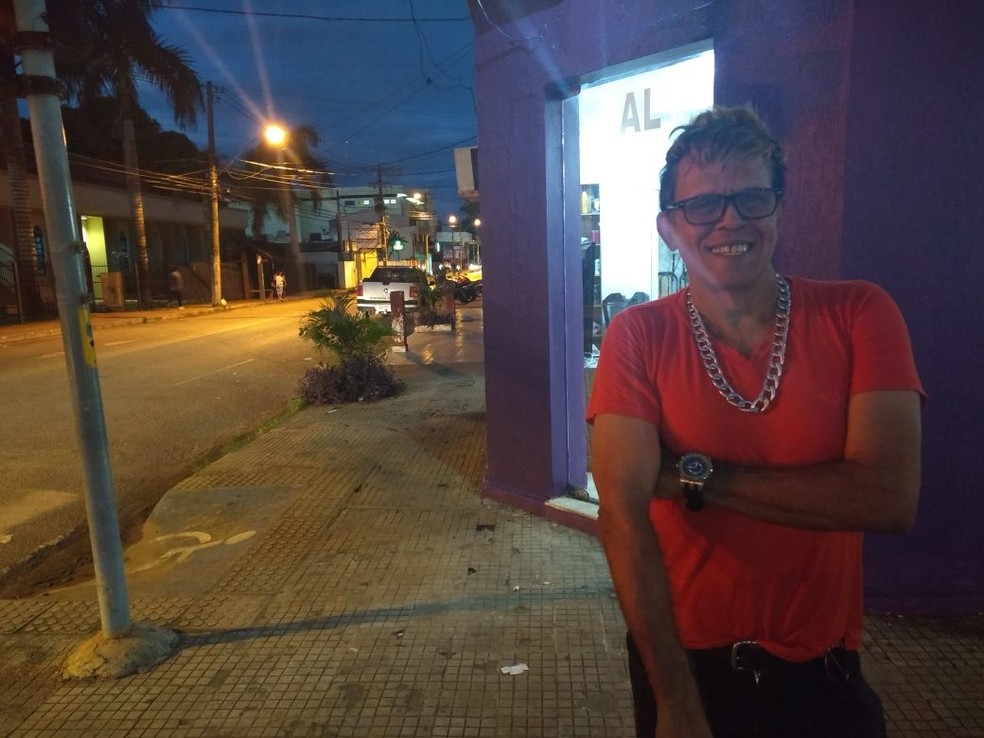 Carlinhos Alvorada diz ter nascido e crescido no cruzamento das ruas Cel. José Galdino e Alvorada, hoje ele tem prédio comercial na região (Foto: Luan Cesar/G1)
