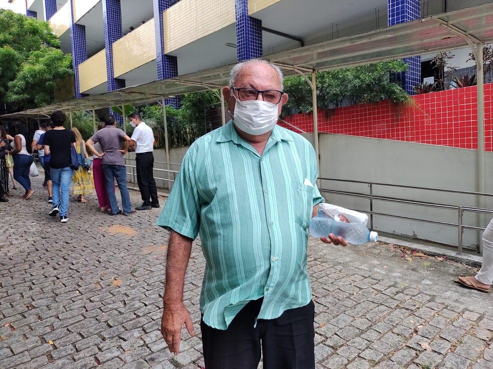 ENEM, NATAL, domingo (13) - Francisco Batista Costa, aposentado de 83 anos, faz o Enem pela segunda vez.  — Foto: Lucas Cortez/Inter TV Cabugi