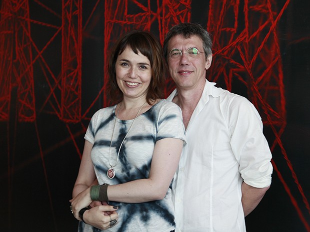 Carolina Kostcho e Bráulio Mantovani: parceria em casa e na televisão (Foto: A Teia / TV Globo)
