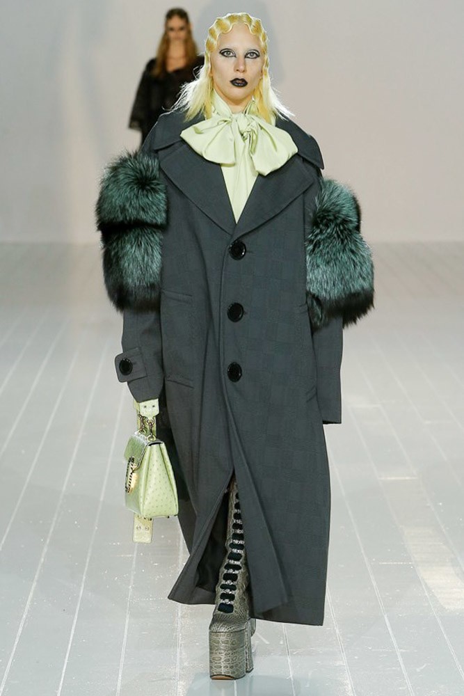 Lady Gaga na passarela de Marc Jacobs (Foto: Vogue Runway)