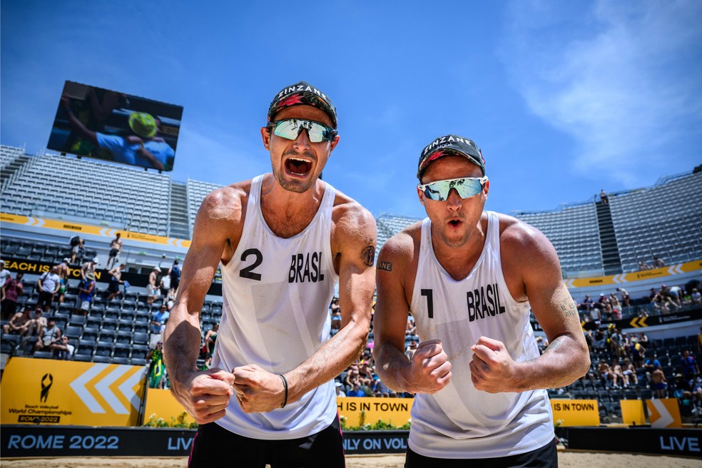 Brasil tem três duplas nas semifinais do Mundial de vôlei de praia | vôlei  de praia | ge