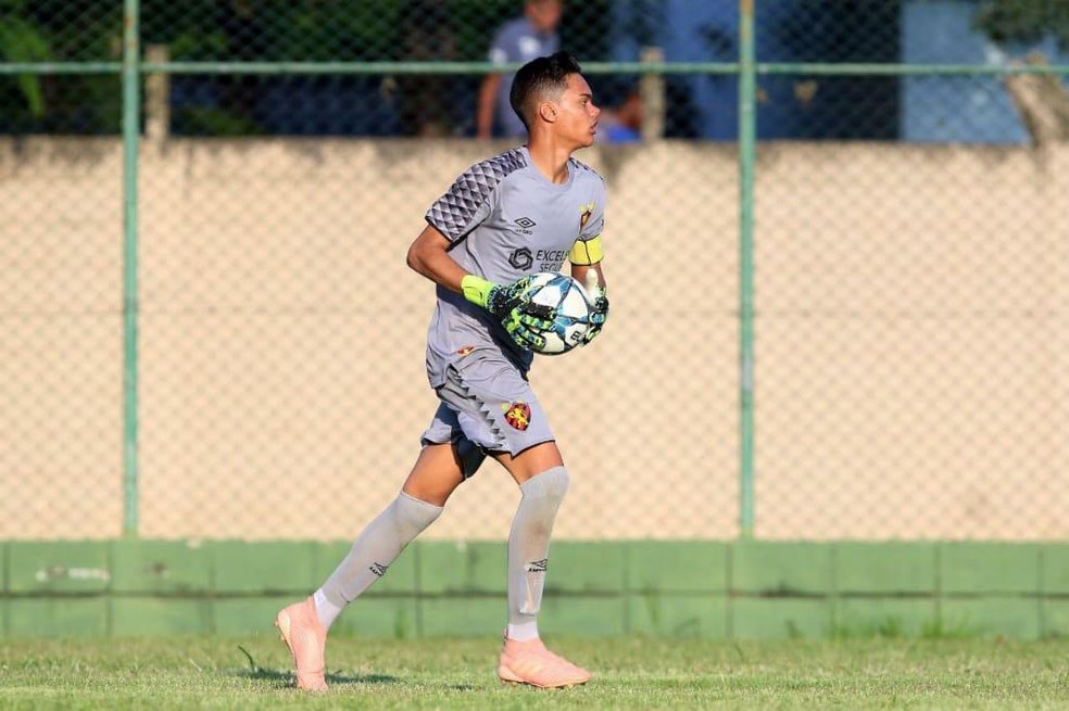 Kawe foi capitão do sub-15 do Sport — Foto: Arquivo Pessoal