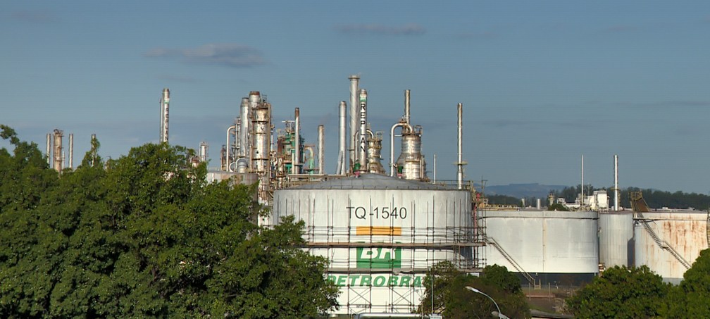 Refinaria de Paul&iacute;nia (Replan), a maior em capacidade de processamento da Petrobras &mdash; Foto: Reprodu&ccedil;&atilde;o / EPTV