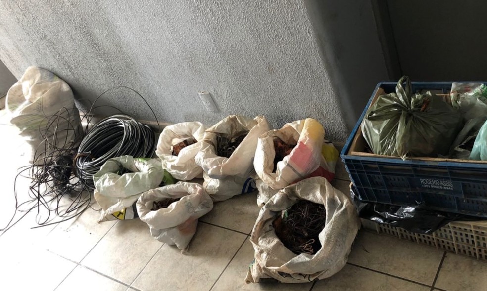 Para evitar furtos, projeto de lei que cria regras para compra de fios de cobre é criado em Passos — Foto: Reprodução/EPTV 