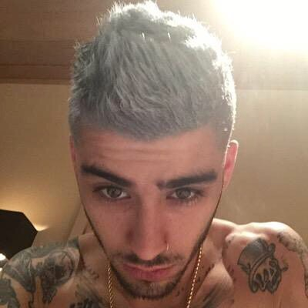 Ex One Direction Zayn Malik Muda O Visual E Adota Cabelos Grisalhos Quem Popquem 