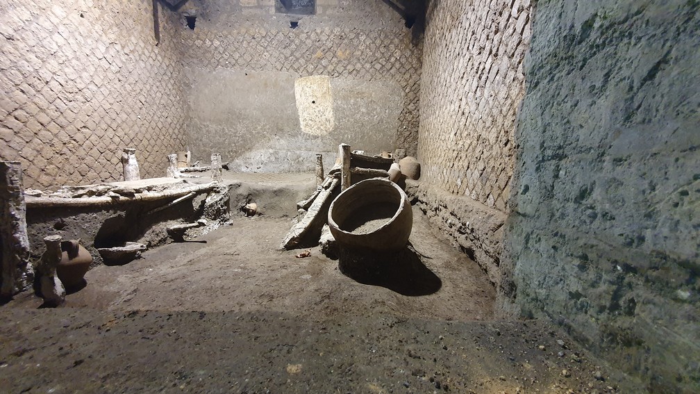 Quarto de escravos descoberto em sítio arqueológico de Pompeia — Foto: Cortesia via AFP