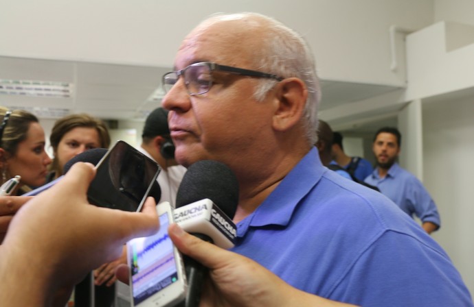 Presidente do Grêmio fala em avanços e promete reforços para esta semana