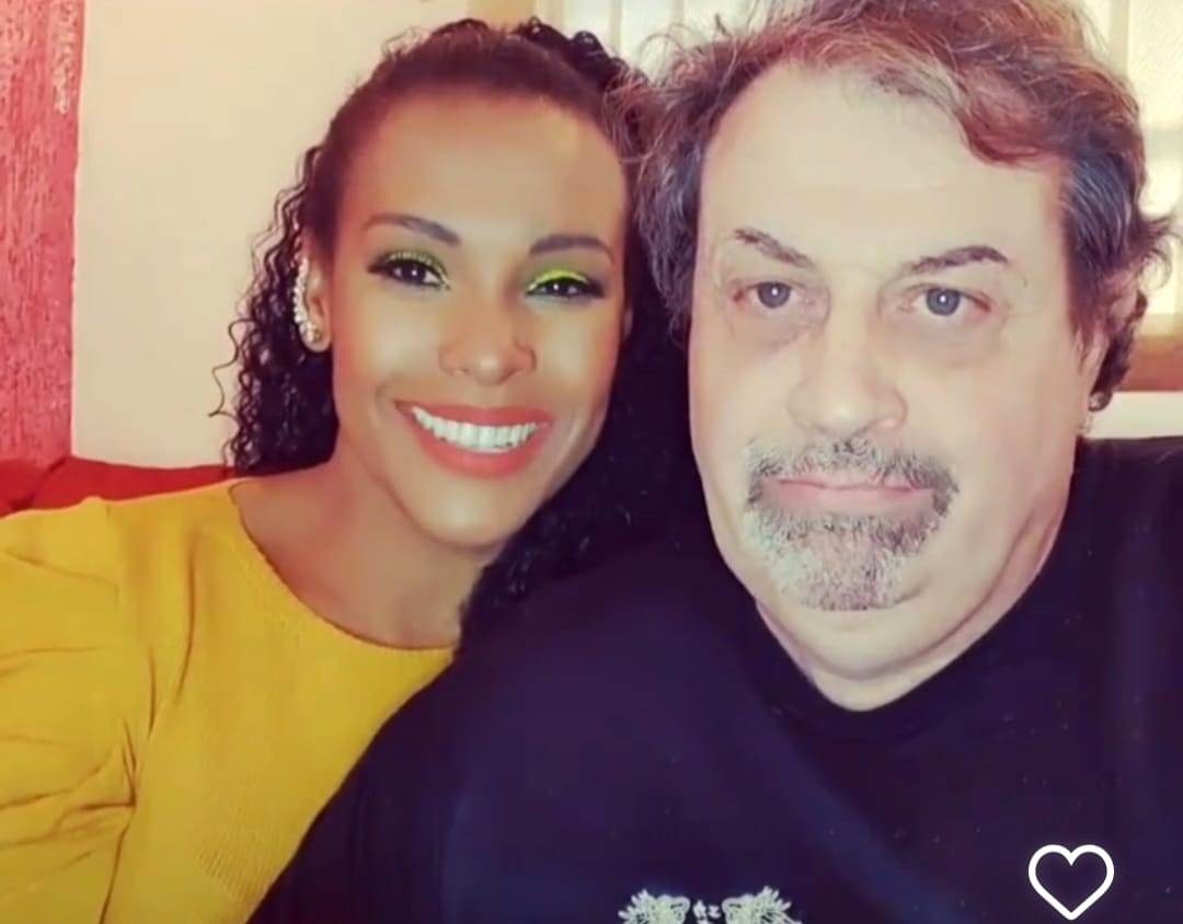 Ex-BBB Sol Vega diz que marido morreu por Covid