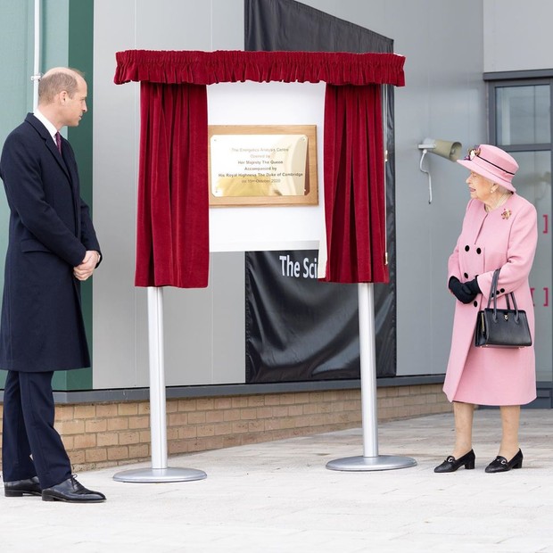 Rainha Elizabeth II faz seu primeiro evento presencial pós quarentena (Foto: Getty Images)