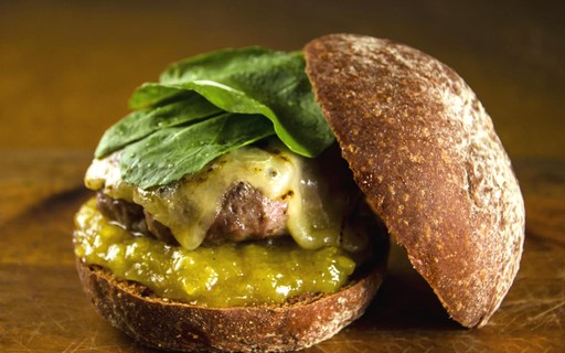 Hamburguer De Porco Ganha Toque Especial Com Geleia De Abacaxi Vogue Lifestyle