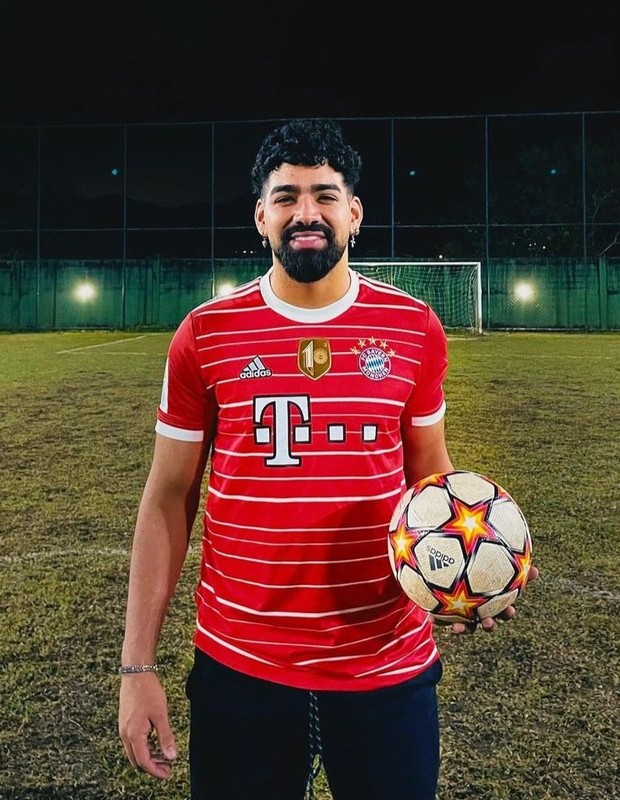 Dilsinho adora futebol (Foto: Reprodução/ Instagram)