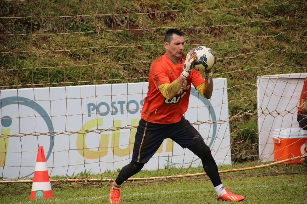 Ídolo da Chape, Nivaldo é demitido do departamento de 