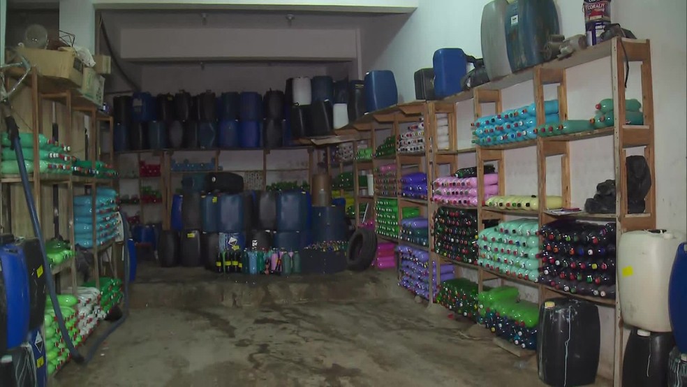 Galp&atilde;o foi localizado com produtos de limpeza que usam cloro da Sabesp &mdash; Foto: TV Globo/divulga&ccedil;&atilde;o