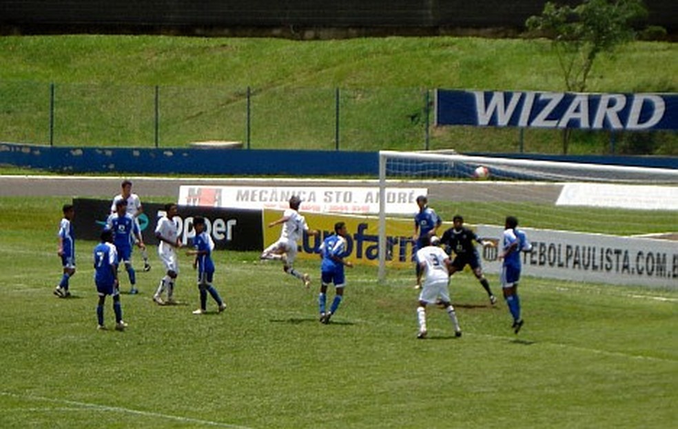 Peterson marca o gol do Remo contra o Al Hilal  &mdash; Foto:  Fernando Martinez