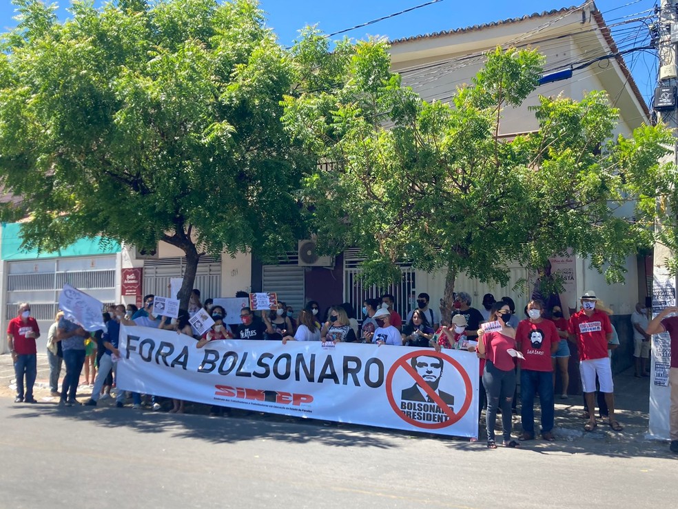 Cajazeiras (PB): ato contra Bolsonaro, às 9h — Foto: Luana Silva/G1
