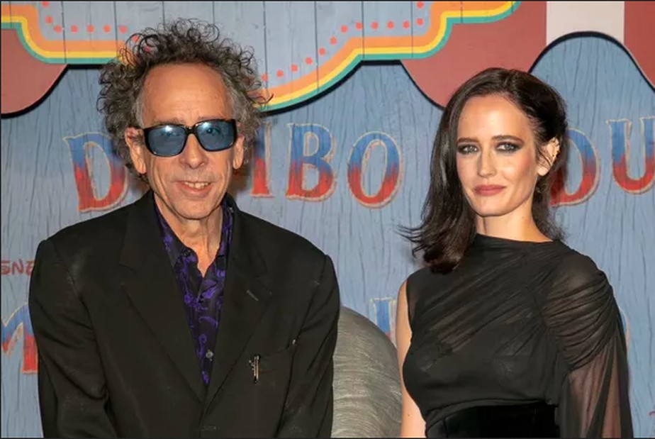 O cineasta Tim Burton e a atriz Eva Green no lançamento de Dumbo (2019)
