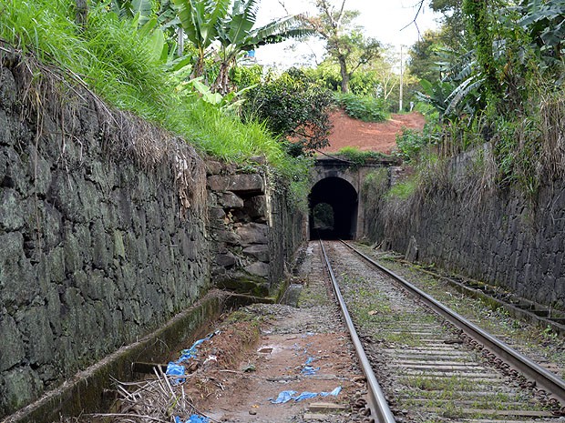 Matinhos Direto do Túnel do Tempo - Turistas no Sesc Caiobá - sem data Foto  original pertencente ao acervo da família Brongel.