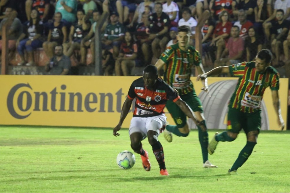 Resultado de imagem para aguia negra x sampaio correa