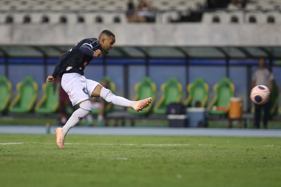 Wesley marcou em Re-Pa do ano passado e balançou a redes duas vezes na temporada — Foto: Fábio Costa/O Liberal