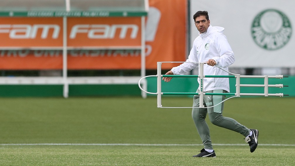 Abel Ferreira no treino do Palmeiras nesta sexta — Foto: Cesar Greco\Palmeiras