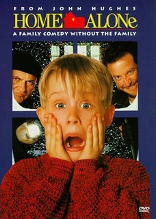 Esqueceram de Mim: Kevin (Macaulay Culkin) sentia que não se encaixava em sua família. Ele vai dormir no sótão da casa na véspera de uma viagem de Natal para Paris. De manhã, Kevin acorda e descobre que... a família esqueceu dele! 