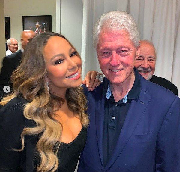A cantora Mariah Carey com o ex-presidente dos EUA Bill Clinton (Foto: Instagram)