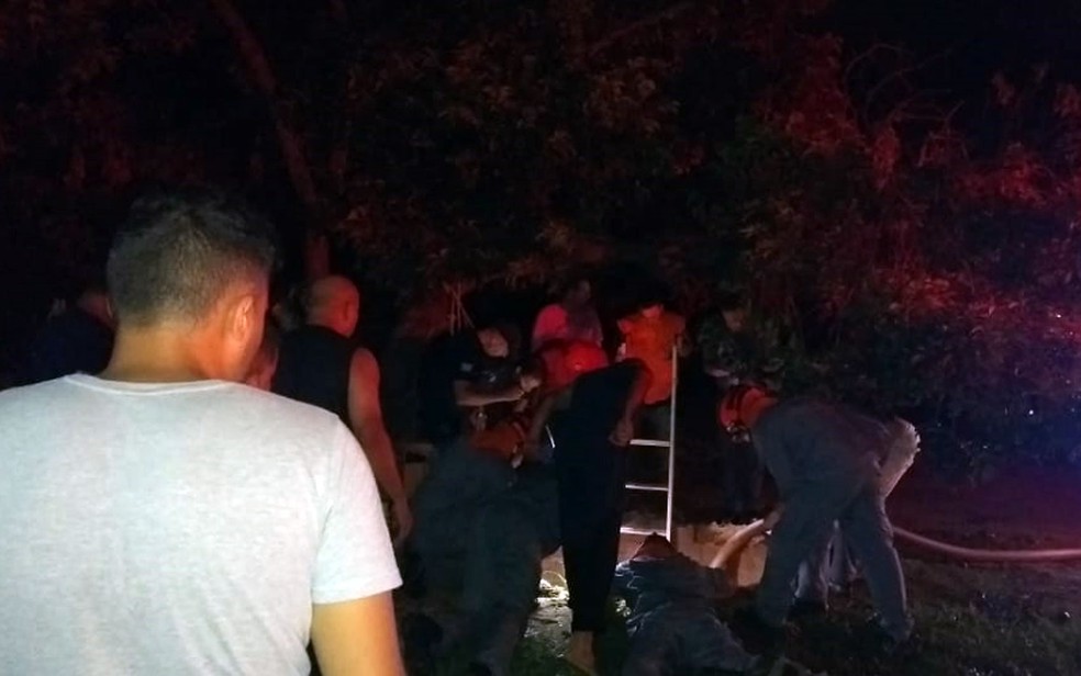 Movimentação no Bairrinho, zona rural de Artur Nogueira, onde a criança de 6 anos caiu em uma fossa — Foto: Polícia Municipal de Artur Nogueira/Divulgação