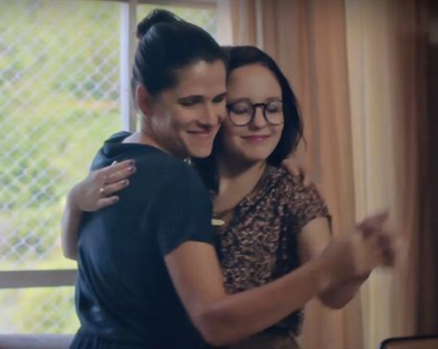 Ingrid Guimarães e Larissa Manoela em cena de ‘Fala sério, mãe’ (Foto: Divulgação)