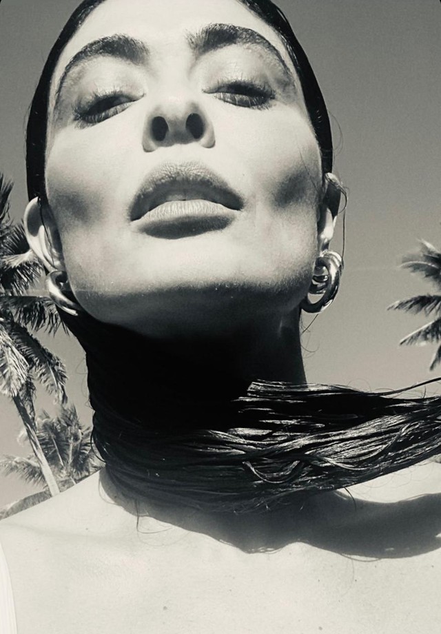 Juliana Paes ativa mood saudoso da praia e resgata belas fotos  (Foto: Reprodução/Instagram)