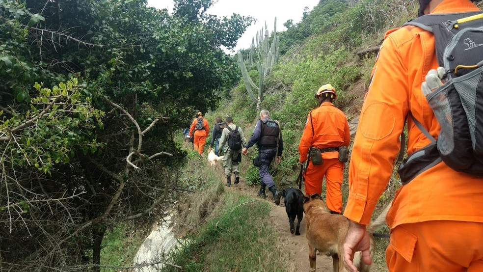 Equipes realizaram buscas para encontrar corpo da turista desaparecida em Arraial do Cabo â?? Foto: Paulo Henrique Cardoso/InterTV