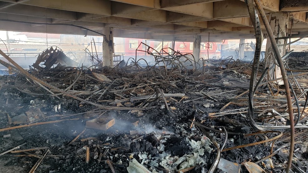 Fogo deixou parte da estrutura de Estação Rodoviária comprometida em Rio Preto — Foto: Arquivo Pessoal