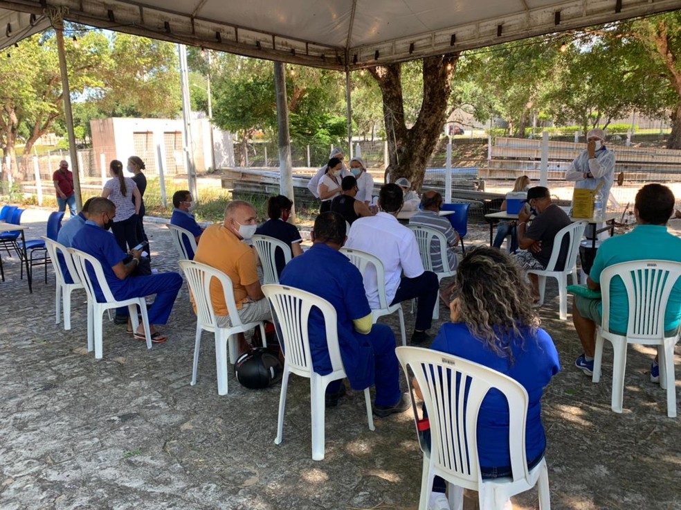 UFRN inicia vacina&ccedil;&atilde;o de servidores em Natal e define divis&atilde;o por faixa et&aacute;ria &mdash; Foto: Anna Alyne Cunha/Inter TV Cabugi